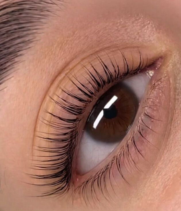 Rehaussement de cils et teinture